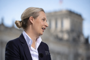 Alice Weidel Ohr Prothese